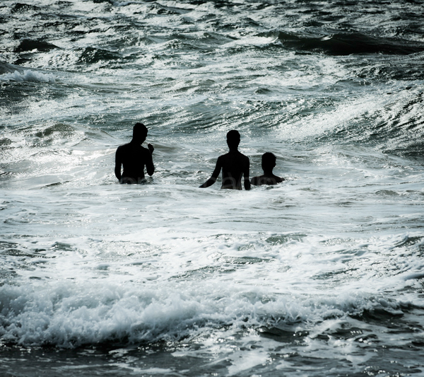 Silhouettes in the sea, Induruwa