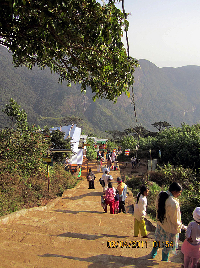 AdamsPeak_LookingBack