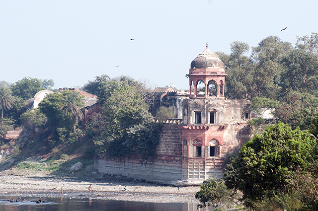 Taj_RiverBuilding